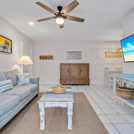 Funshine Pointe Capri Apartment St. Pete Beach Exterior photo